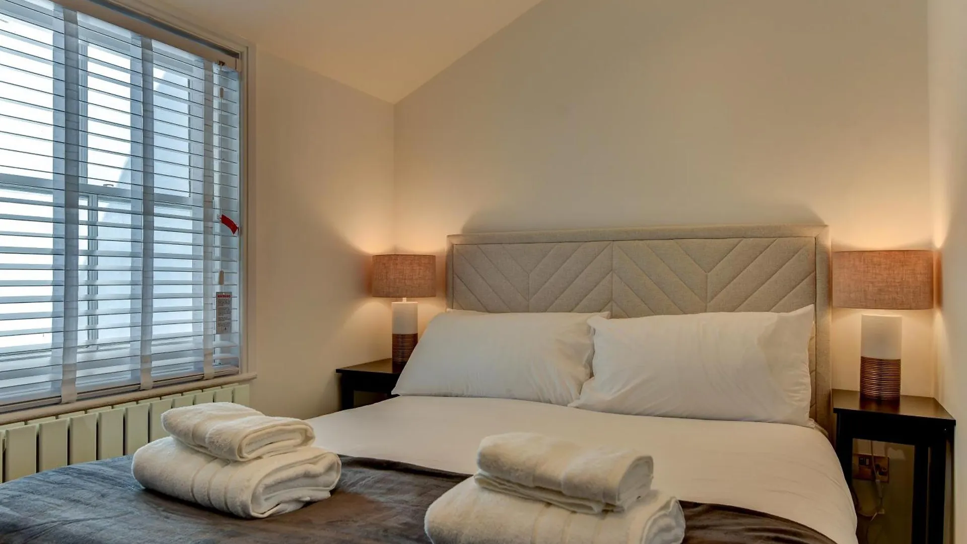Modern One Bedroom Near The Sea 브라이턴 0*,
